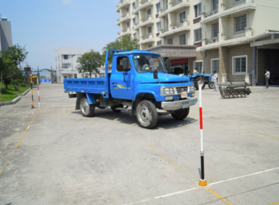 2011年我公司前往蕭山農機監理站進行樁考儀培訓